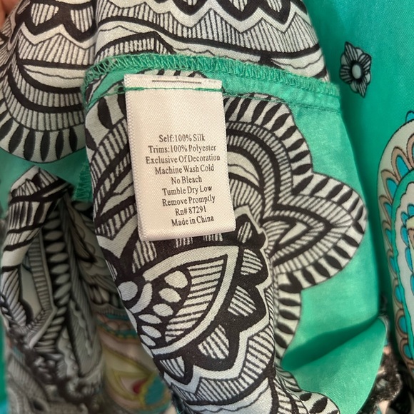 JOHNNY WAS 100% Silk Vibrant Green Floral Print Tunic Blouse Boho Style Medium - Picture 4 of 7